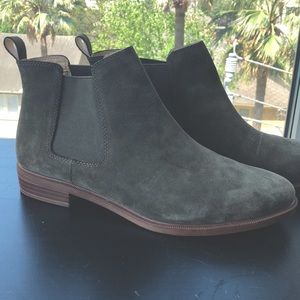Clarks Olive Suede Low Flat Boot